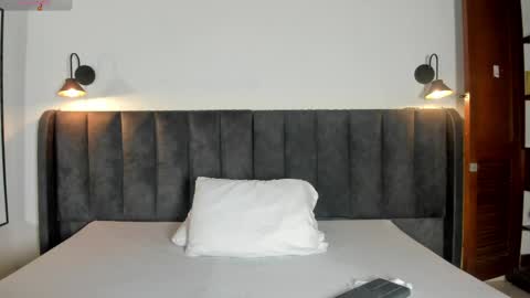 Laura online show from March 30, 9:14 pm