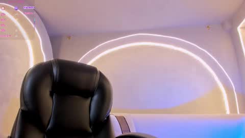 Martinna Bonnet online show from November 19, 10:37 am