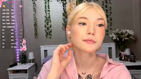 Lisa online show from February 17, 2:16 pm