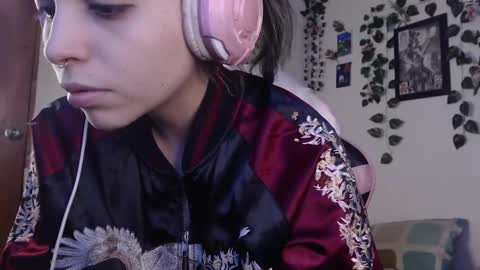                      100   online show from December 25, 7:24 am