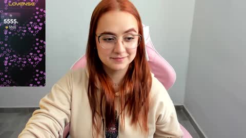 Dulce Maria online show from December 13, 6:59 pm