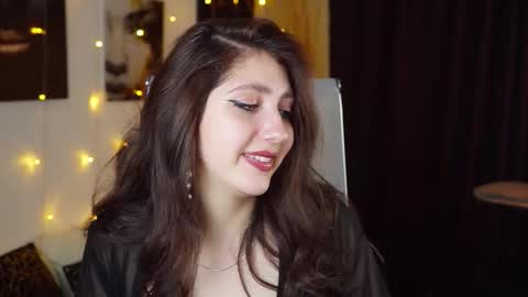 Mary Miller online show from November 26, 11:00 am