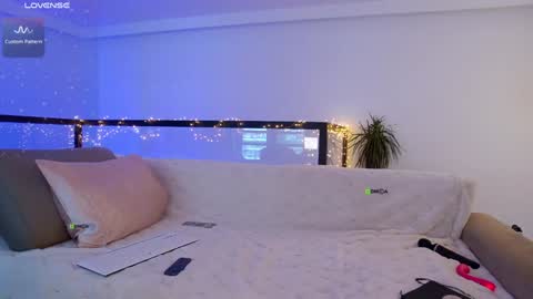 Marina online show from February 1, 2:13 pm