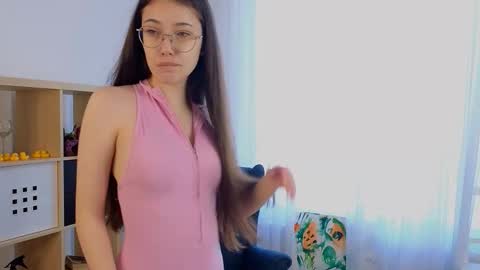 Hi Im Olivia Im new here3 online show from March 15, 3:08 am