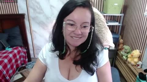 Sonia online show from April 6, 10:44 pm