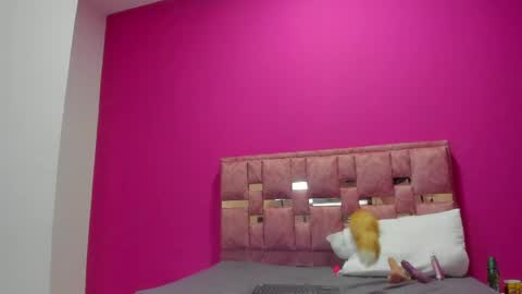 mavie_ivanova online show from April 15, 8:09 pm