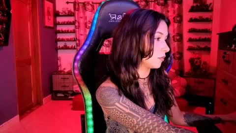 Hilary online show from April 8, 11:40 pm