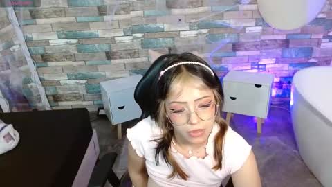 Mavis  online show from November 12, 3:21 pm