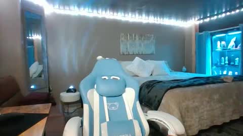 mavismable online show from November 11, 6:53 am