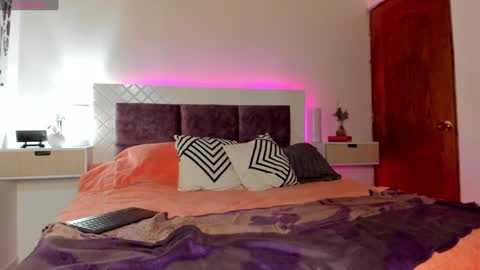 Max online show from February 5, 5:32 pm