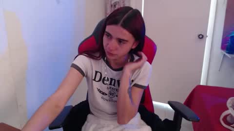 maxinesex_ online show from April 4, 1:32 pm