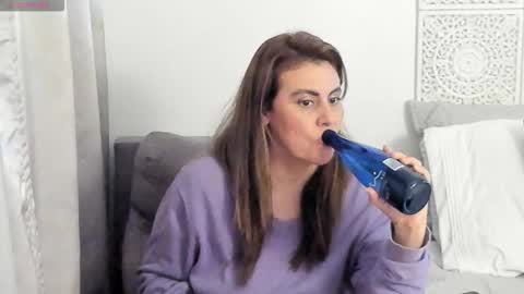 Victoria online show from November 20, 11:28 pm