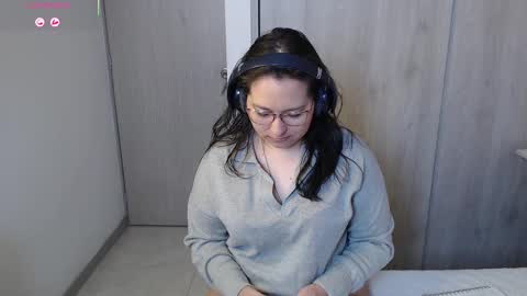 May online show from October 18, 8:32 pm