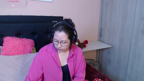 May online show from September 25, 11:35 pm