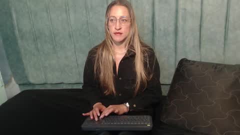 Maya online show from September 21, 12:04 pm