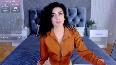 Maya online show from December 1, 3:48 pm