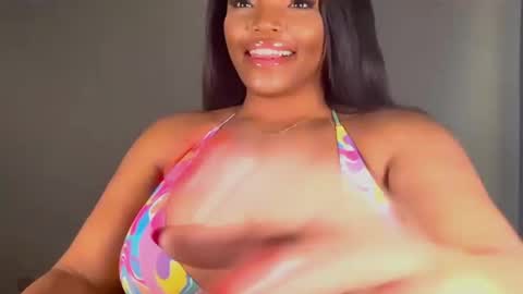 MayBabi online show from February 1, 4:11 pm