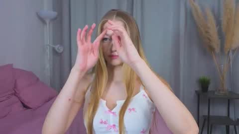 Alice online show from October 28, 3:29 pm