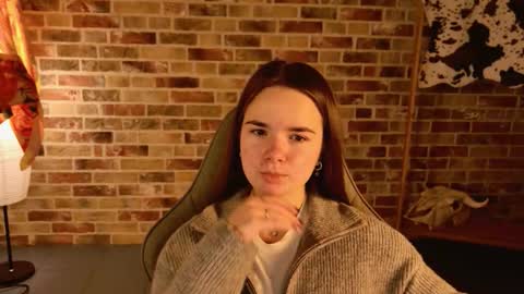 maybloom_ online show from November 23, 9:22 am