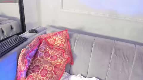 mayevanss online show from October 15, 5:10 am