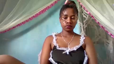 mayrah online show from March 28, 8:47 am