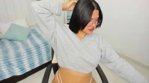 Mayu KIm online show from October 8, 7:40 pm