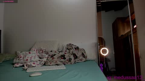 medussa13 online show from December 23, 12:08 pm