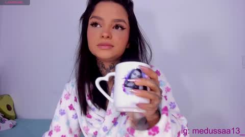 medussa13 online show from January 6, 12:02 pm