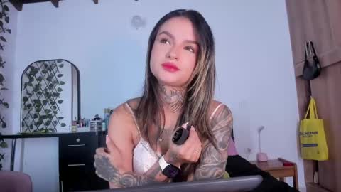 medussa13 online show from April 23, 12:12 pm