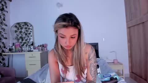 medussa13 online show from July 28, 1:10 pm