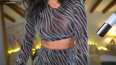 Andrea  online show from February 8, 8:10 pm