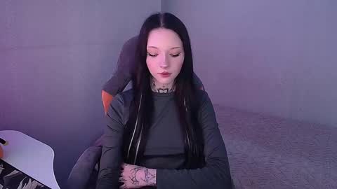 mefwhOre online show from October 8, 3:38 pm