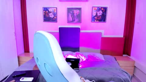 Megan online show from December 18, 10:42 am