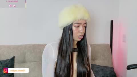 Megan Bluee online show from February 27, 5:35 pm