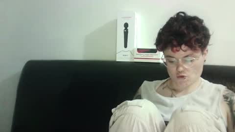 Megan and sophi online show from February 18, 5:31 am