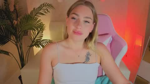 megan_gonzalezzz online show from June 8, 12:39 am