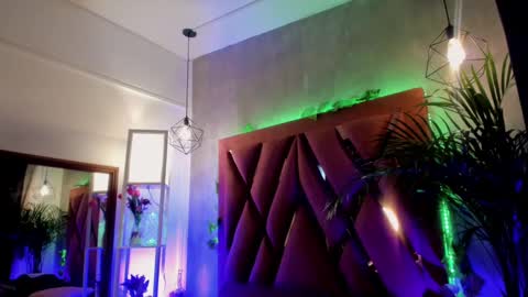    online show from March 1, 2:15 am