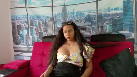 megan_loves_ online show from February 3, 7:00 pm