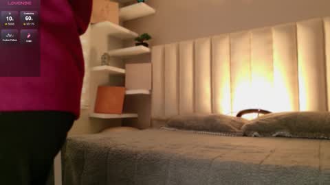     online show from October 21, 12:09 pm