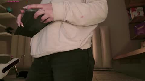     online show from December 2, 12:18 pm