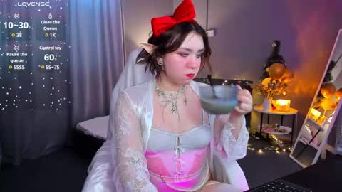 Megan Nelson online show from December 30, 10:21 am