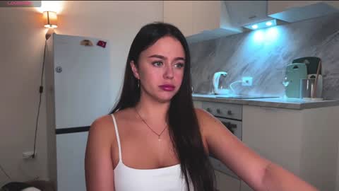 Megan online show from January 3, 8:32 pm