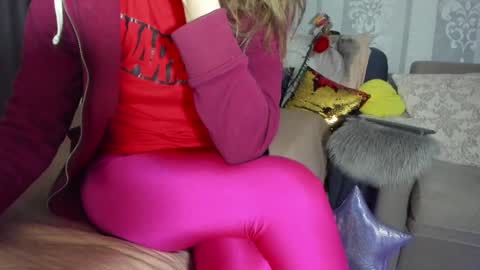 Nicki--------- Welcome to my Room online show from March 4, 6:39 pm