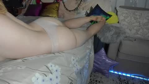 Nicki--------- Welcome to my Room online show from September 9, 5:46 pm