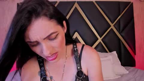 Megan Hofman online show from September 16, 9:45 pm