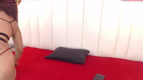 meganlarsson online show from October 6, 12:00 pm