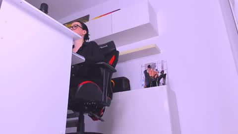 Megan online show from December 21, 4:36 pm