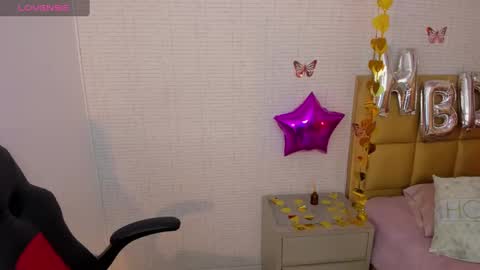 M E G A N  online show from September 30, 12:33 pm