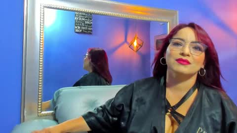 meggancurvy online show from January 6, 4:05 am