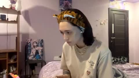 Megan online show from November 24, 12:18 pm